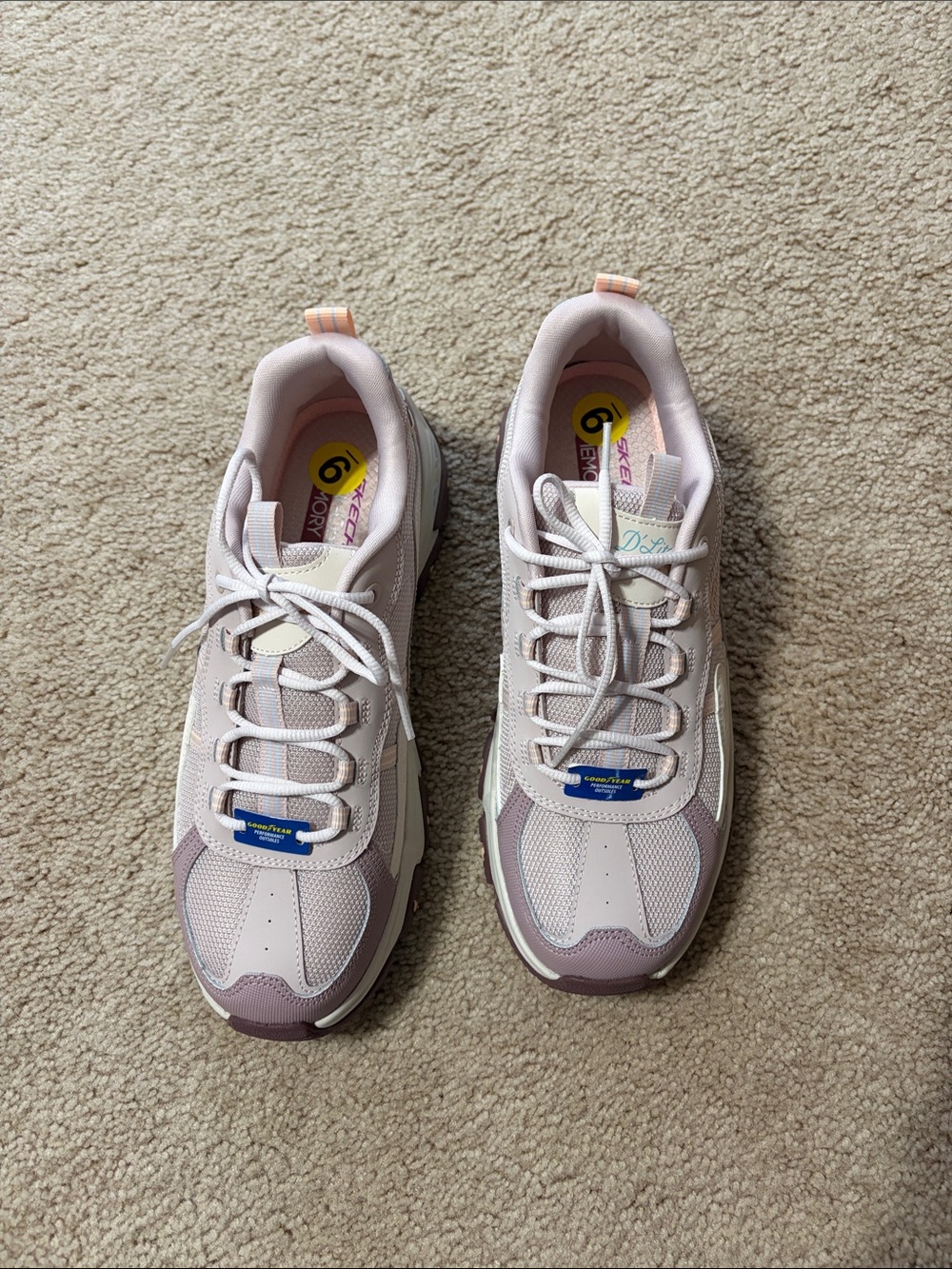 Skechers Women's Light Pink & Mauve D'Lites Athletic Sneakers- Memory Foam. NWOT